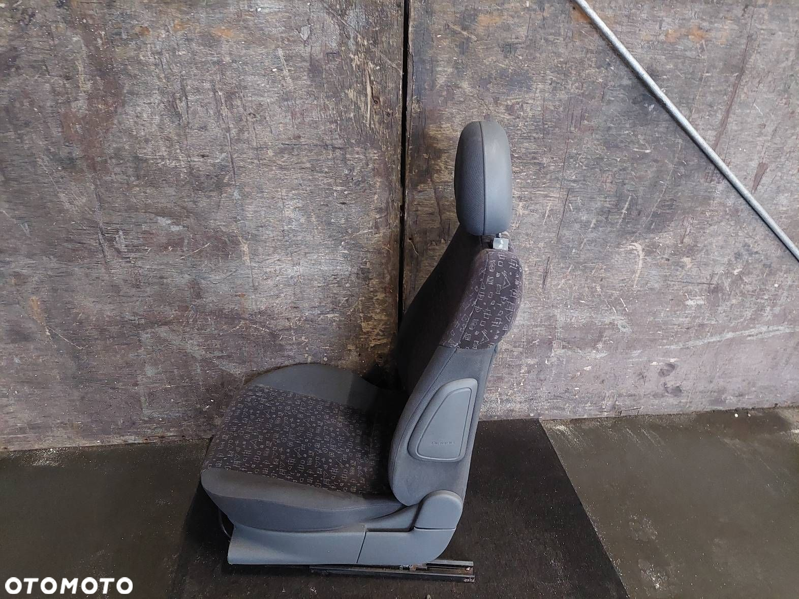 FOTEL LEWY PRZÓD KIEROWCY OPEL CORSA C HB 5D - 4