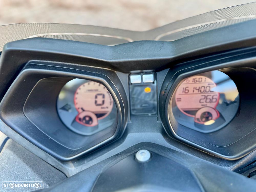 Yamaha X-Max - 6