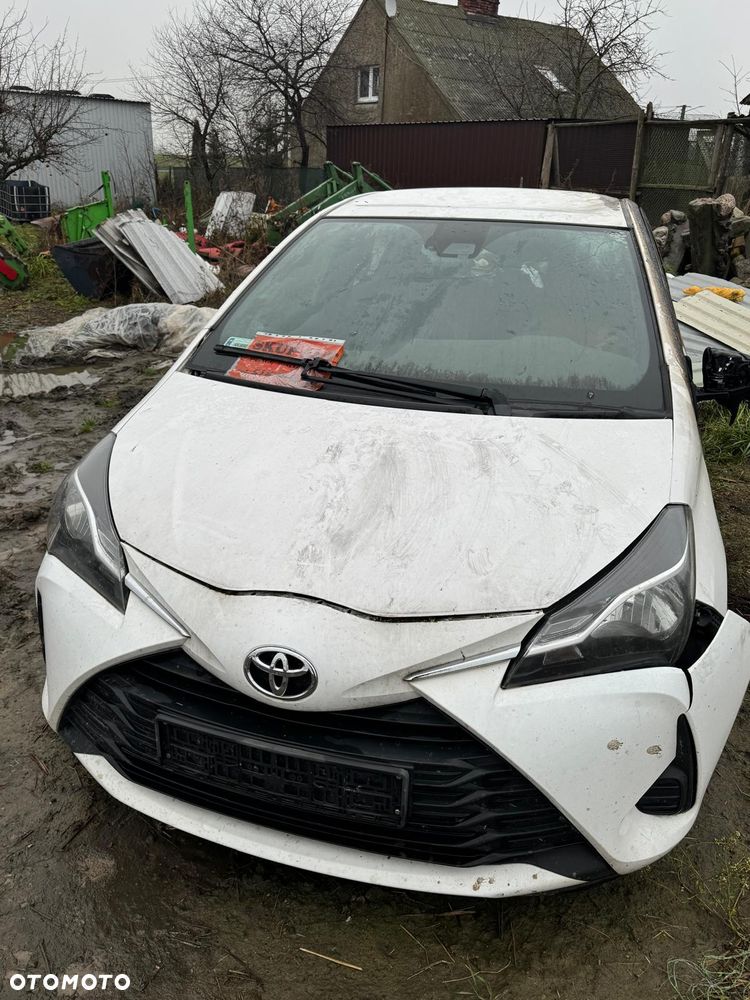 Toyota Yaris 1.5 Dynamic - 1