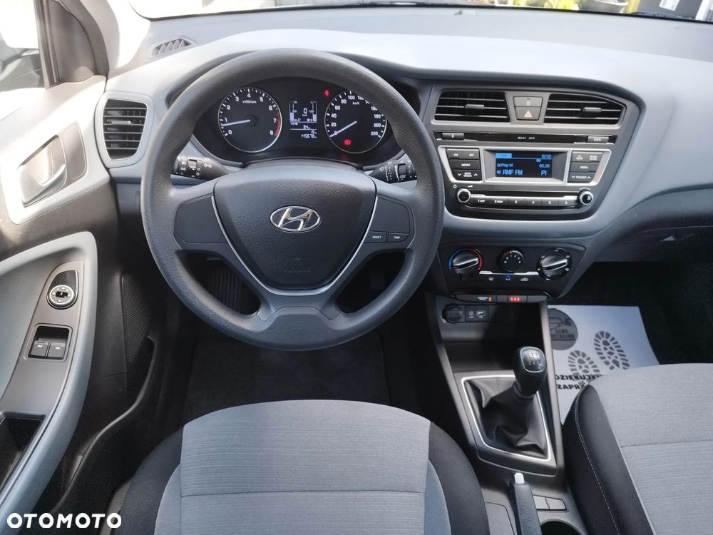 Hyundai i20 blue 1.2 Classic - 12