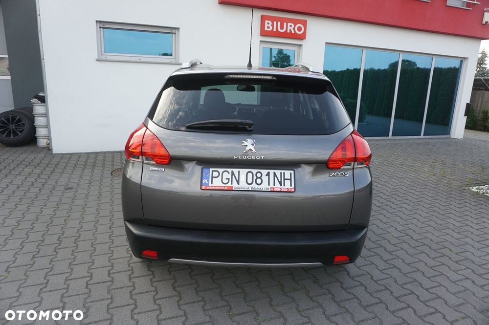 Peugeot 2008 1.6 BlueHDi Allure S&S - 23
