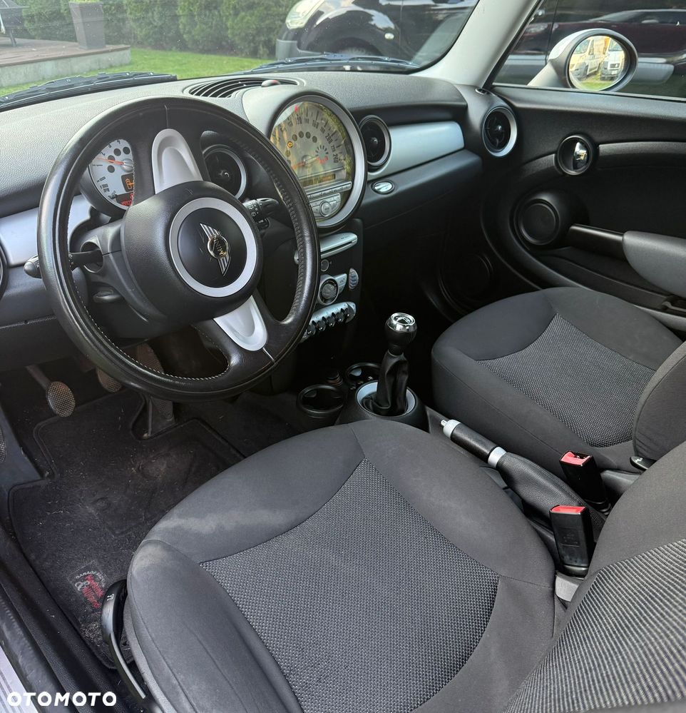 MINI Cooper Standard - 3
