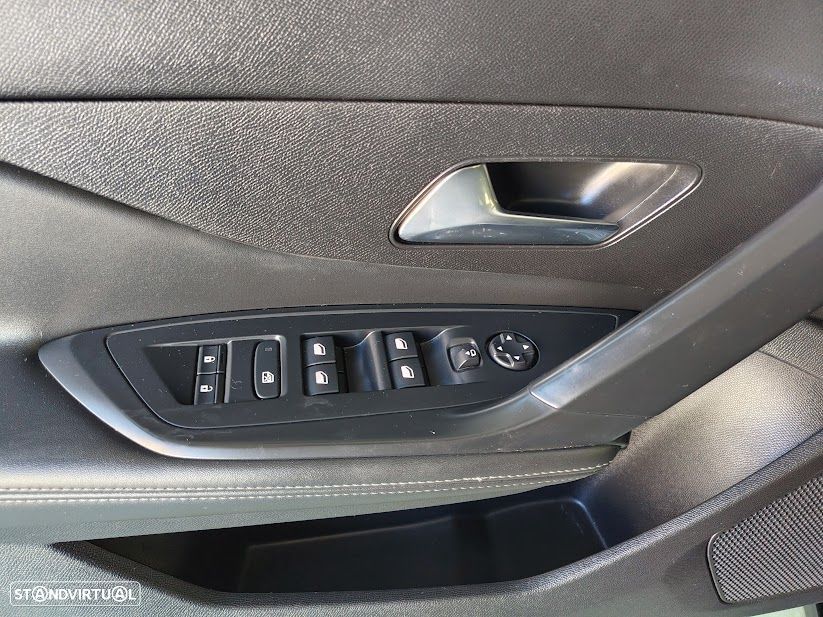 Peugeot 308 1.2 PureTech Allure - 11