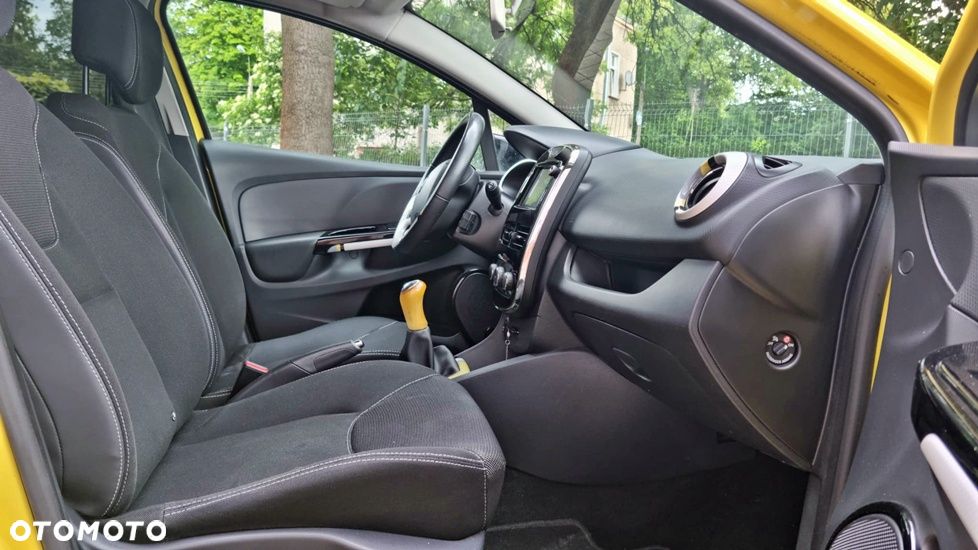 Renault Clio 1.2 16V 75 TomTom Edition - 15