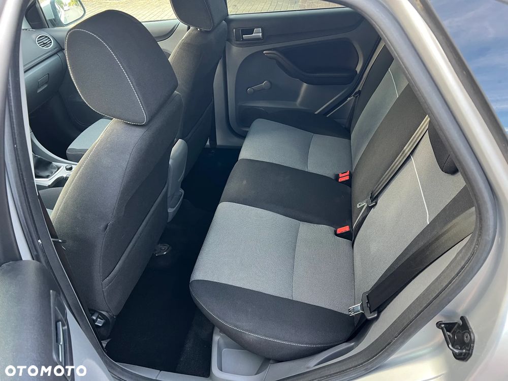 Ford Focus 1.6 Ti-VCT Trend - 13