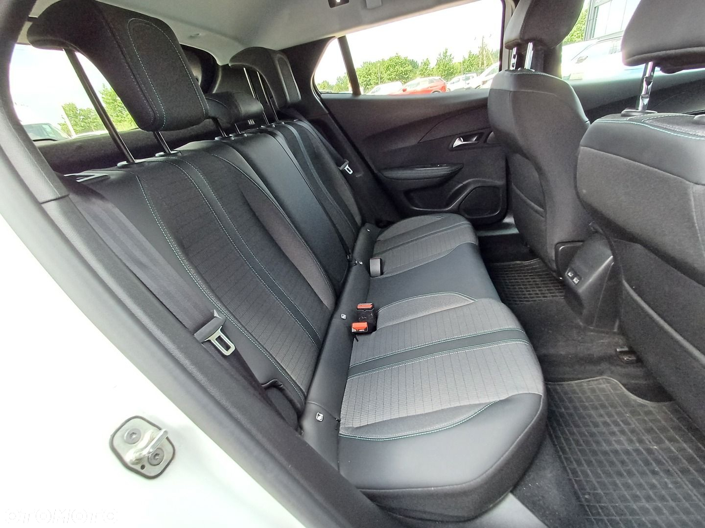 Peugeot 2008 - 31