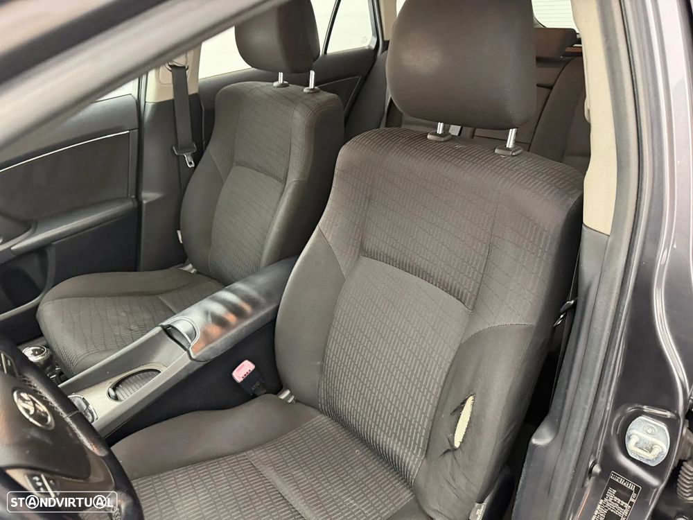 Toyota Avensis SW 2.0 D-4D - 8