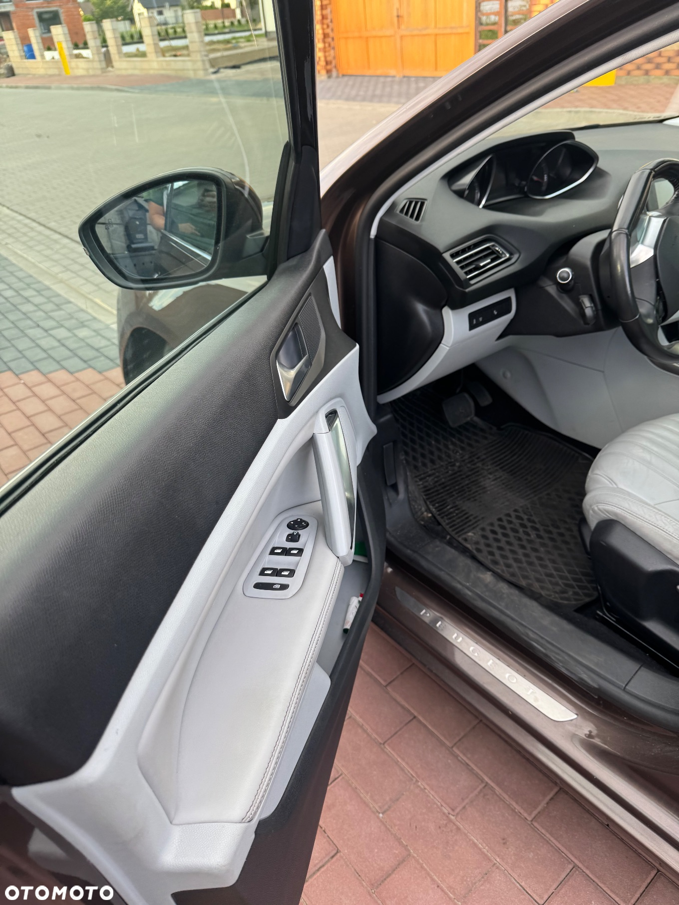 Peugeot 308 SW PureTech 130 GPF EAT8 Stop & Start Allure Business-Paket - 23