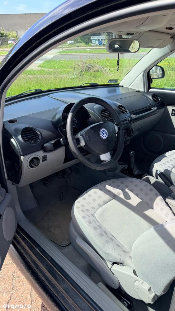 Volkswagen New Beetle - 12