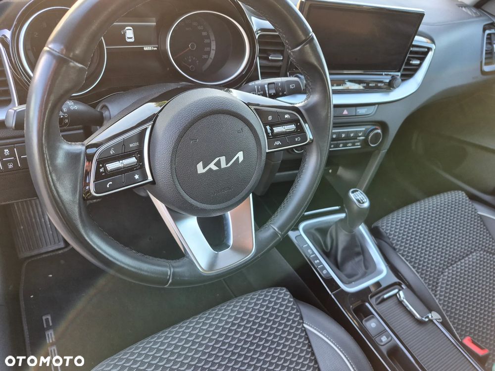 Kia Ceed - 22