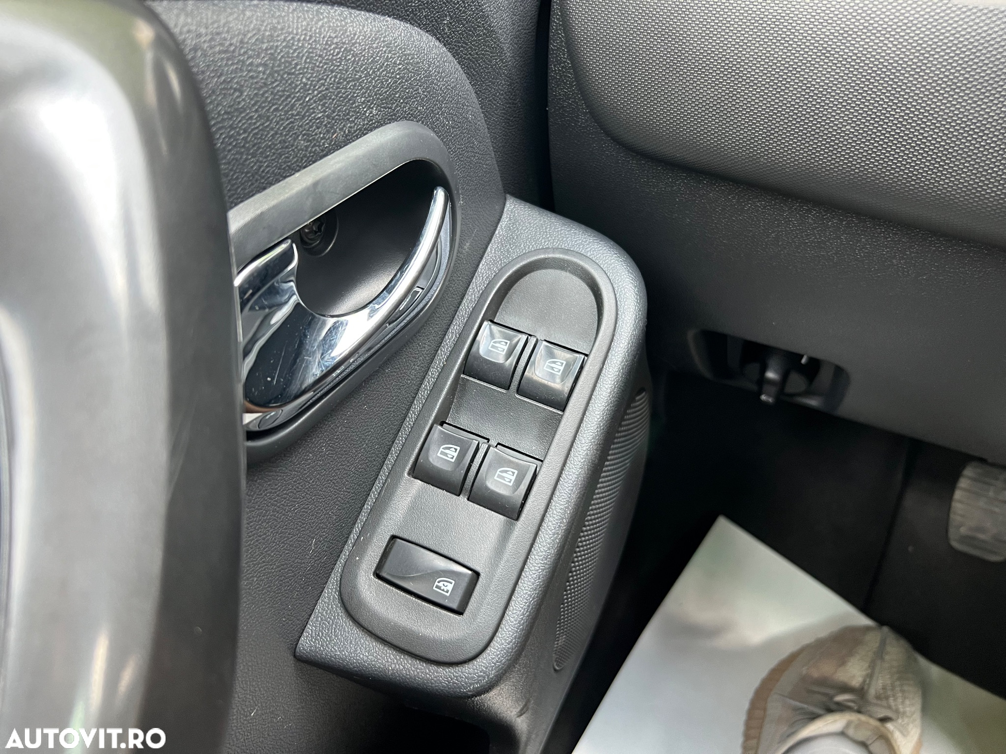 Dacia Duster 1.5 dCi 4x2 Laureate - 17