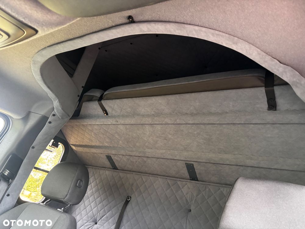 Mercedes-Benz Sprinter - 10