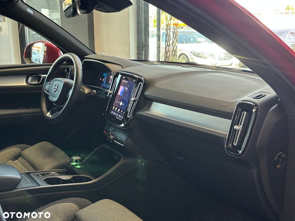 Volvo XC 40 - 32