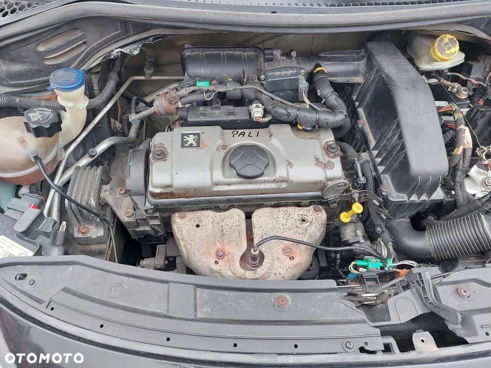 Peugeot 207 Citroen C3 silnik 1.4 KFV słupek - 1