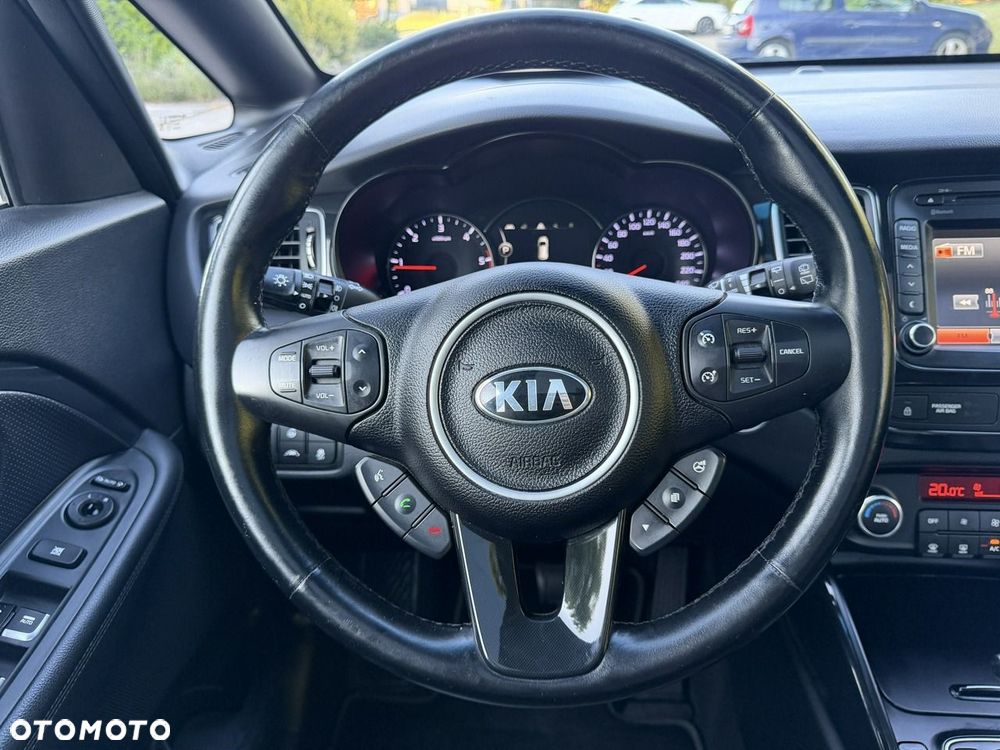 Kia Carens - 9