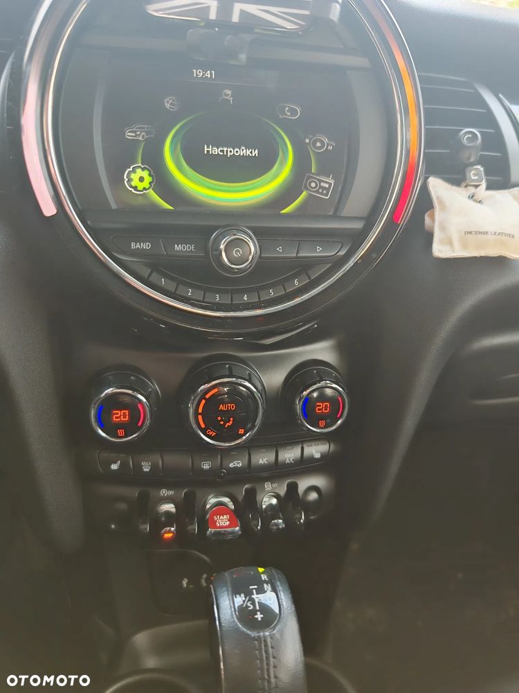 MINI Cooper Standard - 8