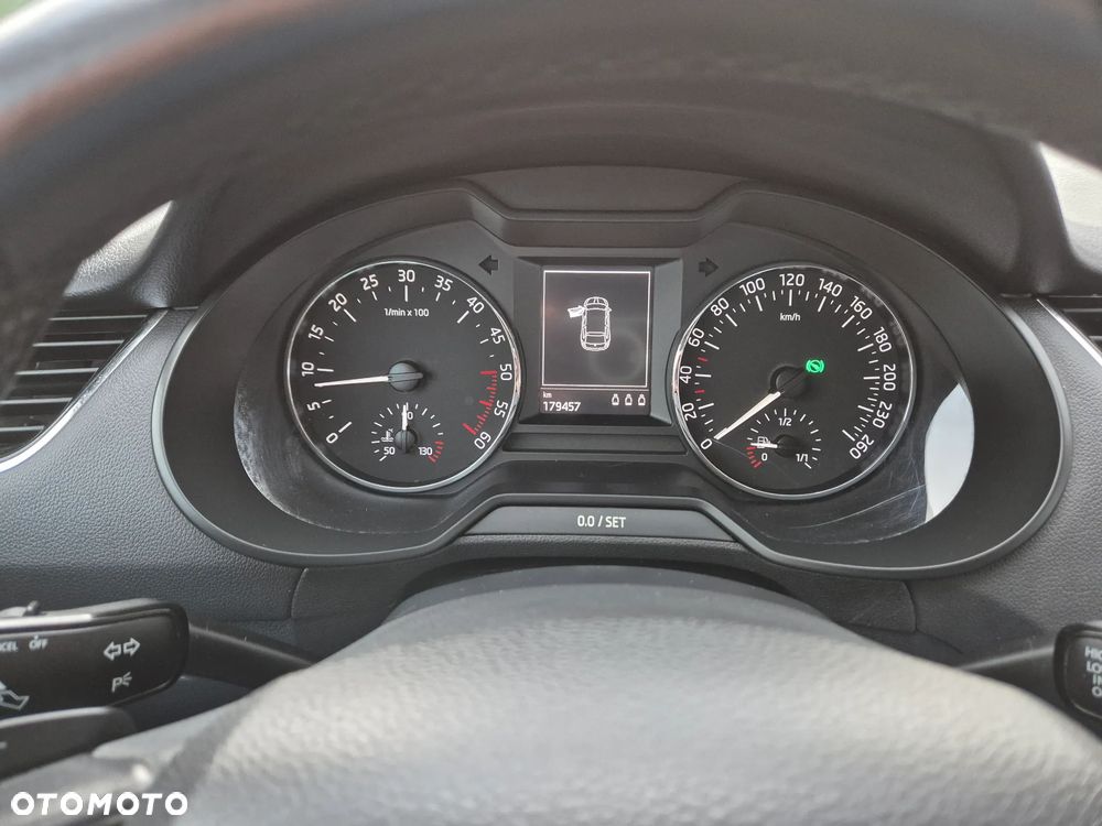 Skoda Octavia 2.0 TDI Edition DSG - 12