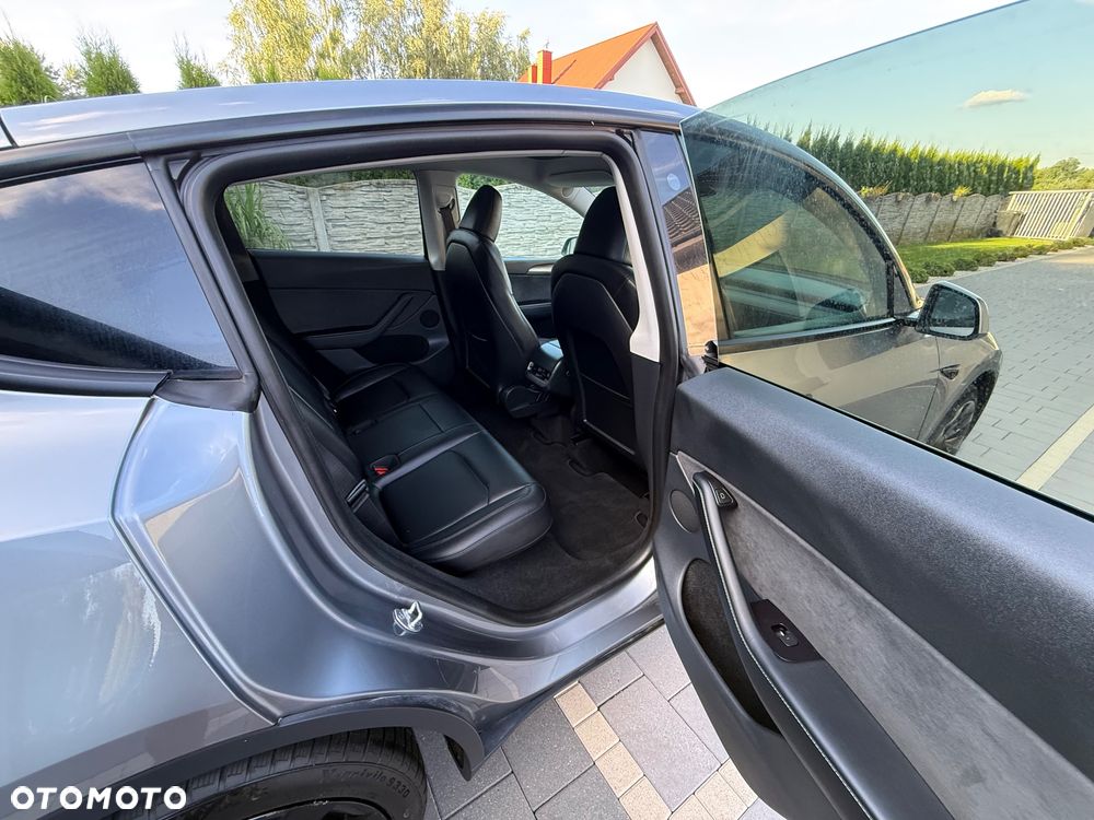 Tesla Model Y Standard - 13