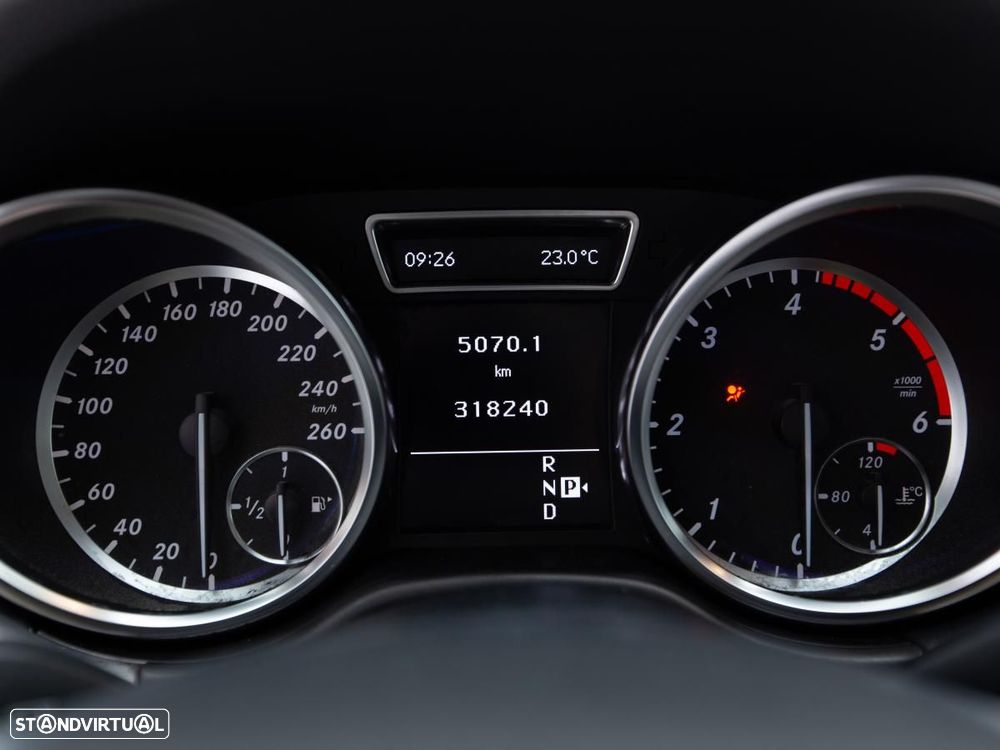 Mercedes-Benz ML 250 - 21