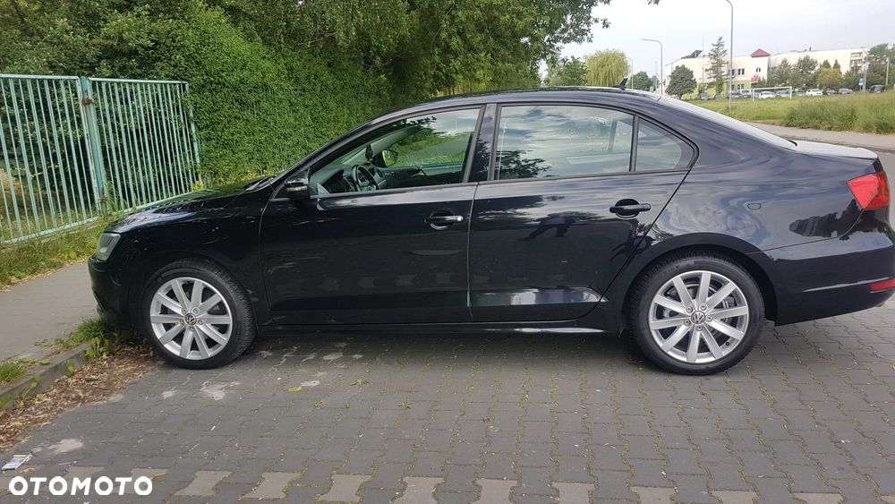 Volkswagen Jetta - 8