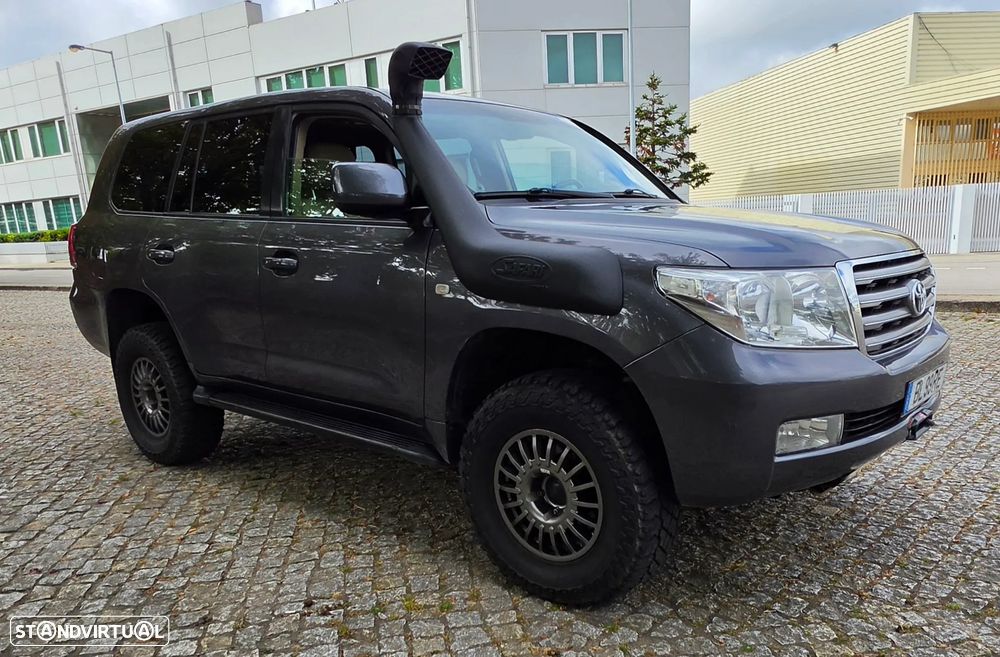 Toyota Land Cruiser 4.5 D-4D V8 - 2