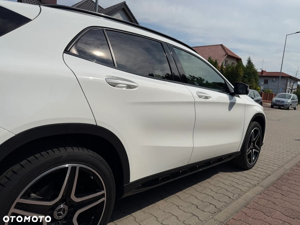 Mercedes-Benz GLA 220 4-Matic - 14