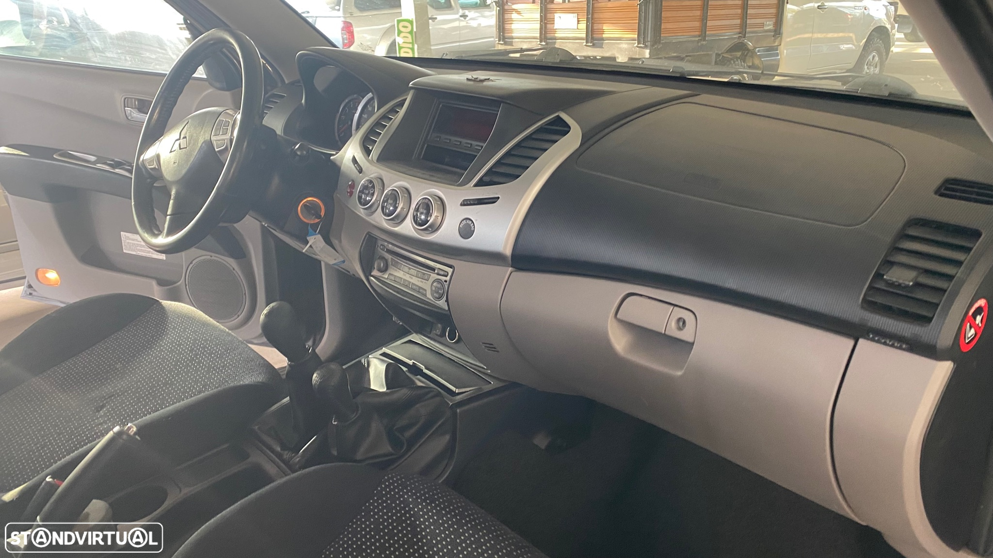 Mitsubishi L200 Pick Up 4x4 Intense Cabine Dupla - 18
