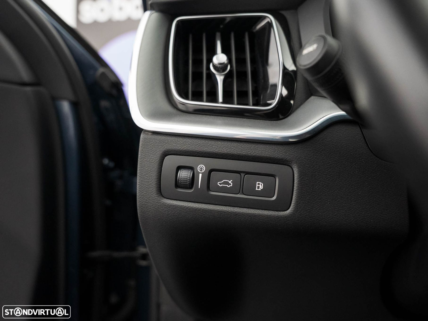 Volvo XC 60 2.0 T8 PHEV Momentum Plus AWD - 20