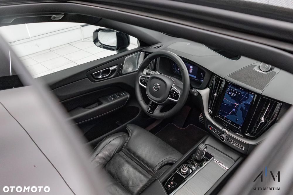 Volvo XC 60 B5 D AWD Ultimate Dark - 16