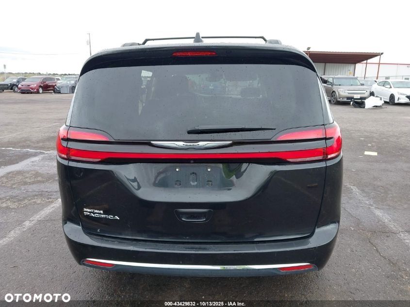 Chrysler Pacifica - 6