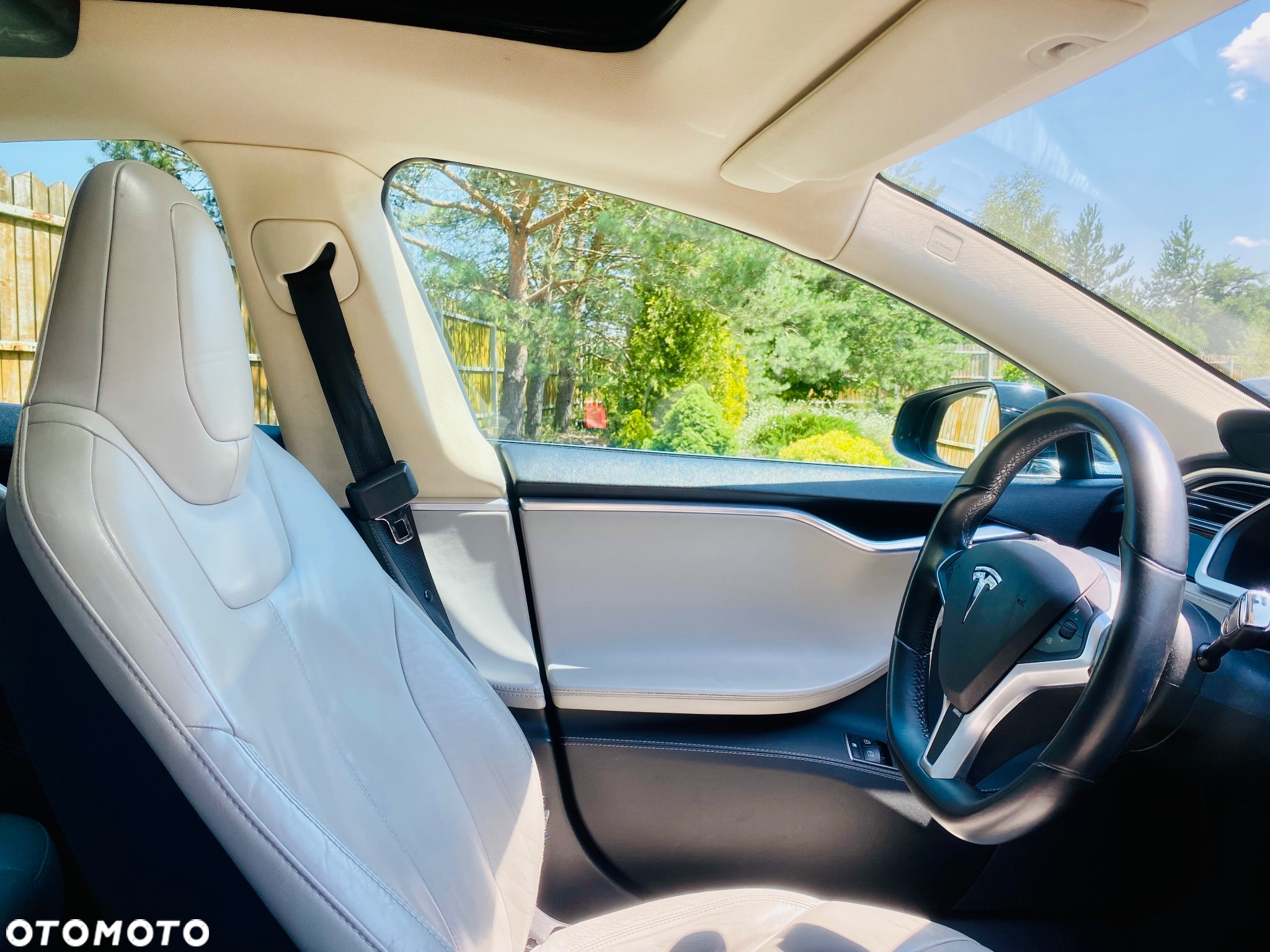Tesla Model S Standard - 38