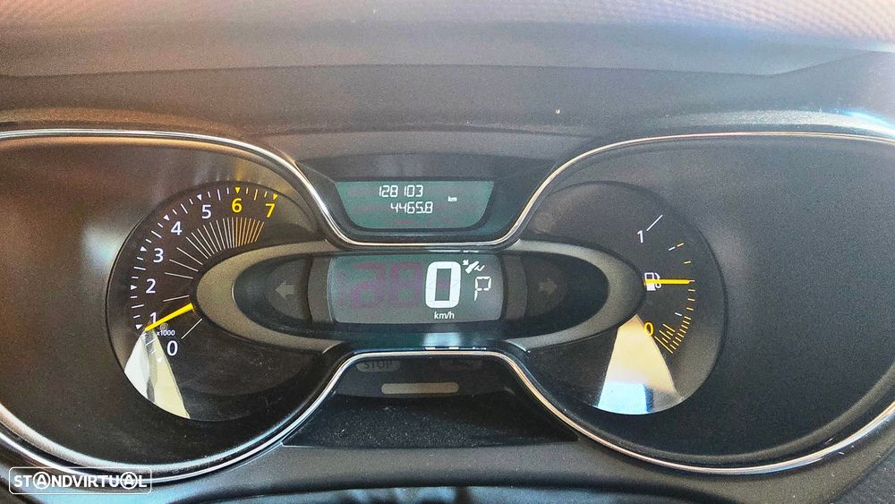 Renault Captur 1.2 TCe Exclusive EDC - 6