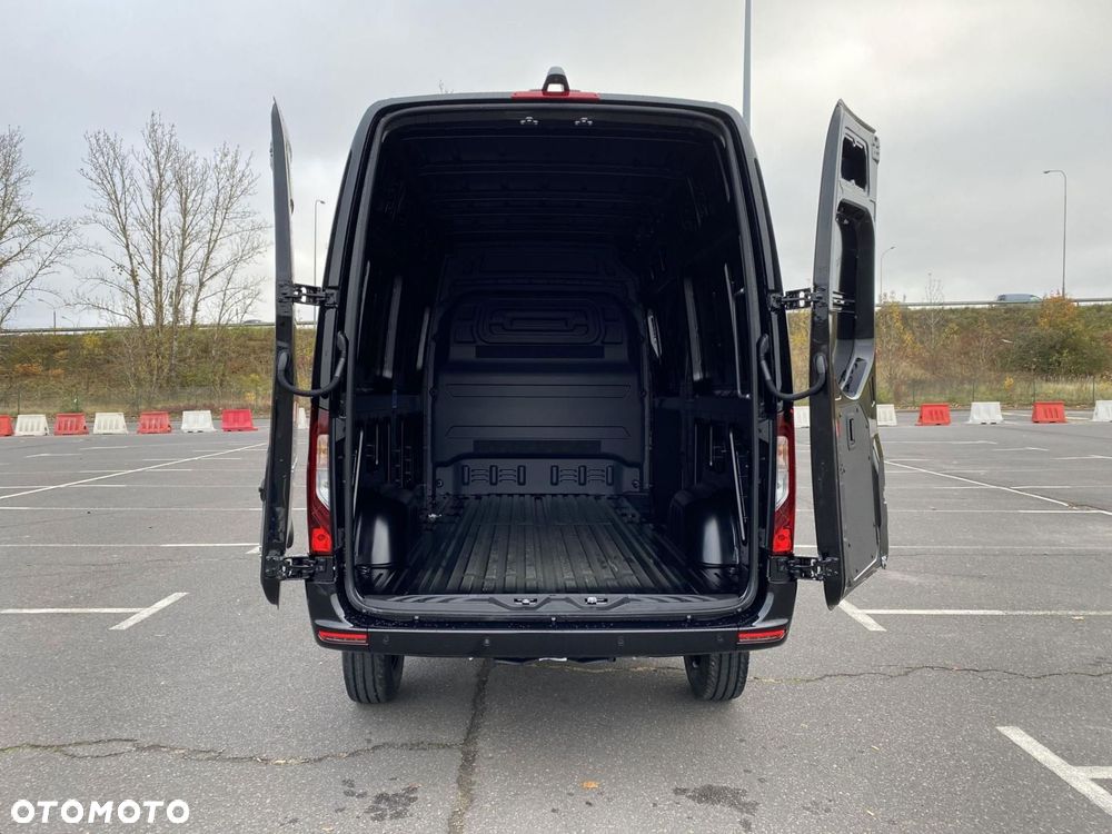 Mercedes-Benz Sprinter - 21