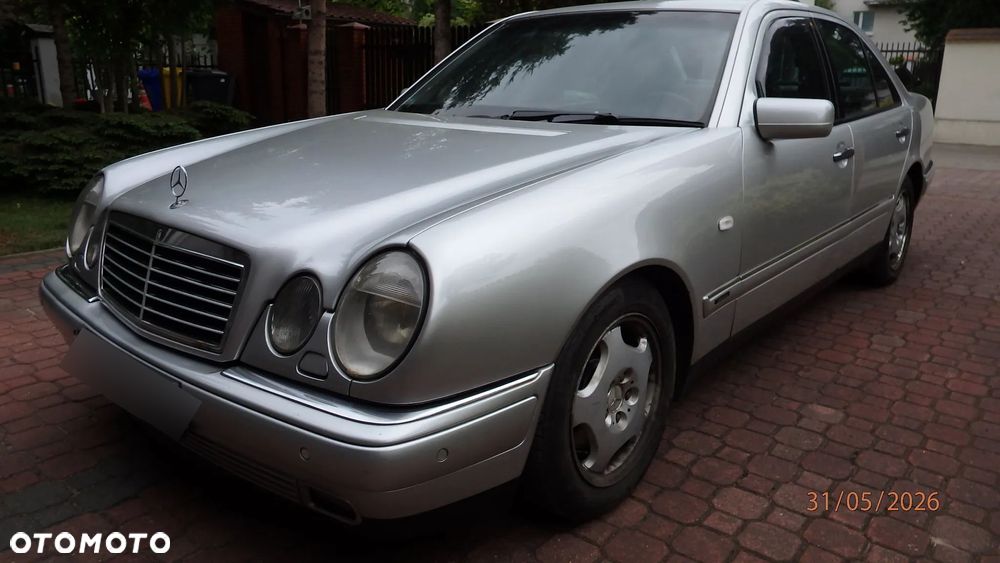 Mercedes-Benz Klasa E 300 TD Avantgarde - 11