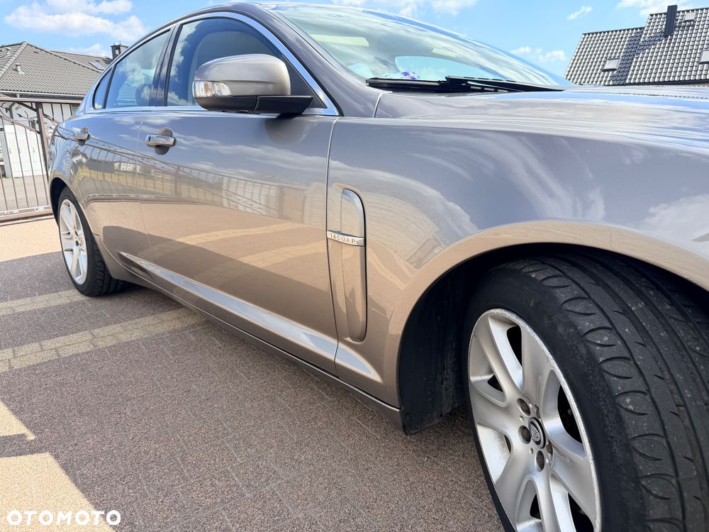 Jaguar XF 2.7 V6 Premium Luxury - 15