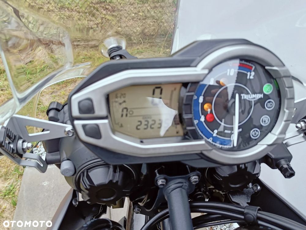 Triumph Tiger - 12