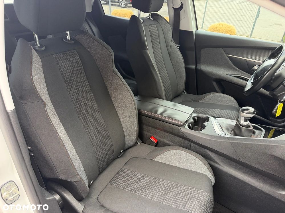 Peugeot 3008 - 17