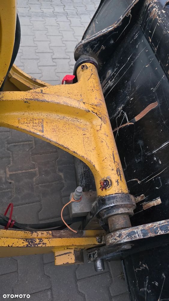 Caterpillar 906H - 13