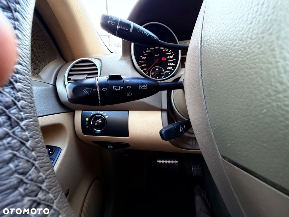 Mercedes-Benz ML 63 AMG 4Matic 7G-TRONIC - 40