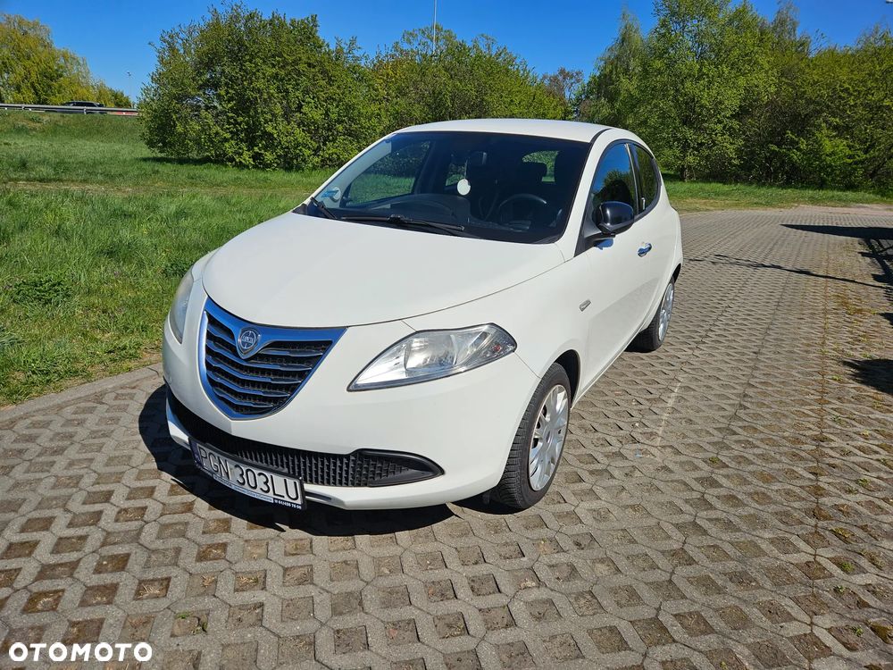Lancia Ypsilon 1.2 8V Gold - 1