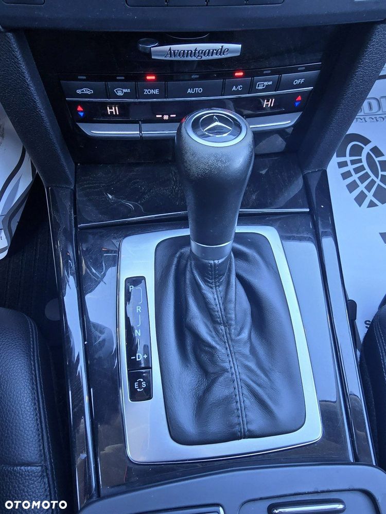 Mercedes-Benz Klasa E - 27