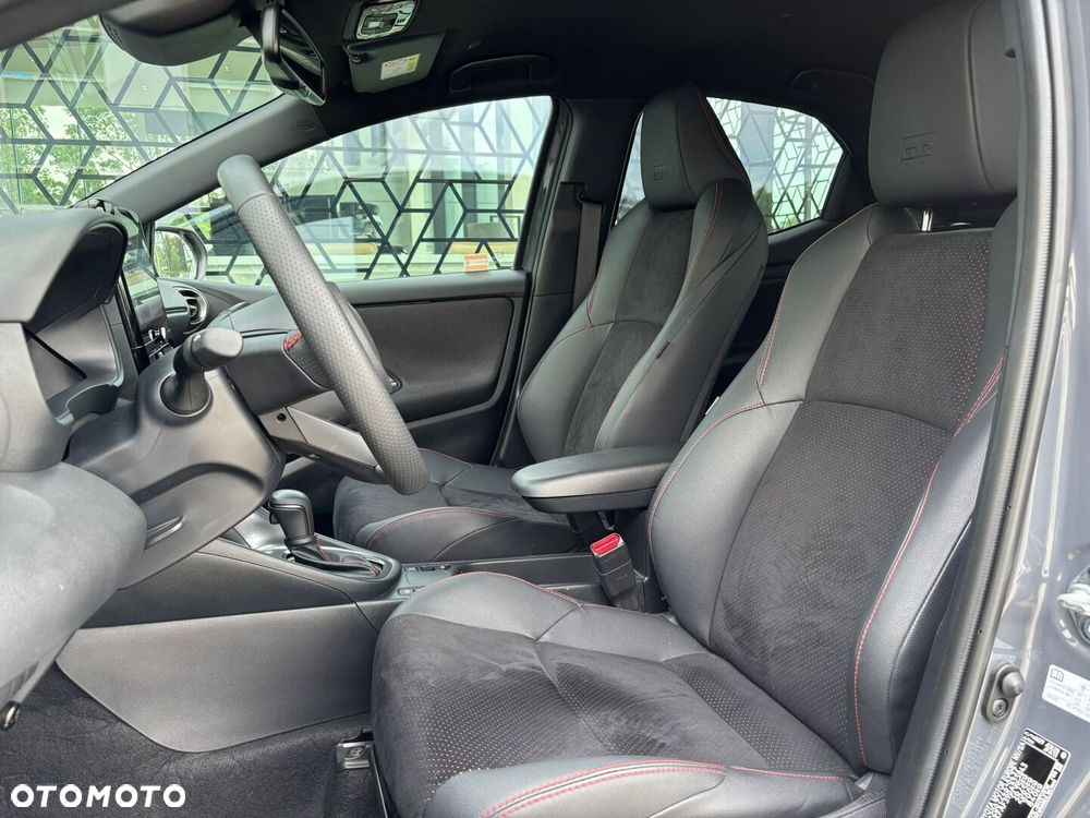 Toyota Yaris Hybrid 1.5 GR Sport - 6