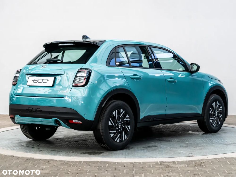 Fiat 600 1.2 Turbo Hybrid eDCT - 6