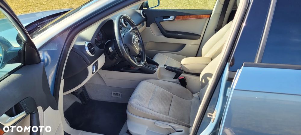 Audi A3 Sportback 1.6 TDI DPF Ambition S tronic - 8