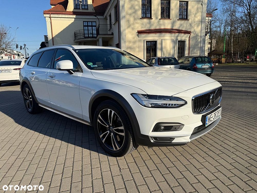 Volvo V90 Cross Country - 3