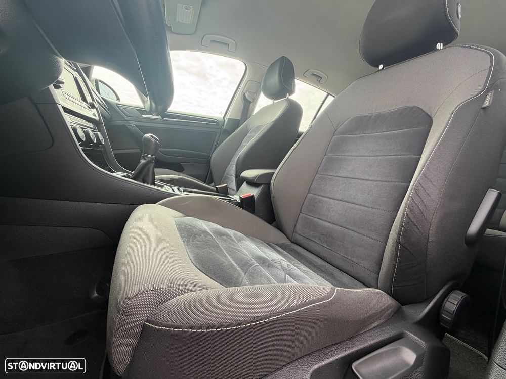 VW Golf 1.6 TDi Highline - 30