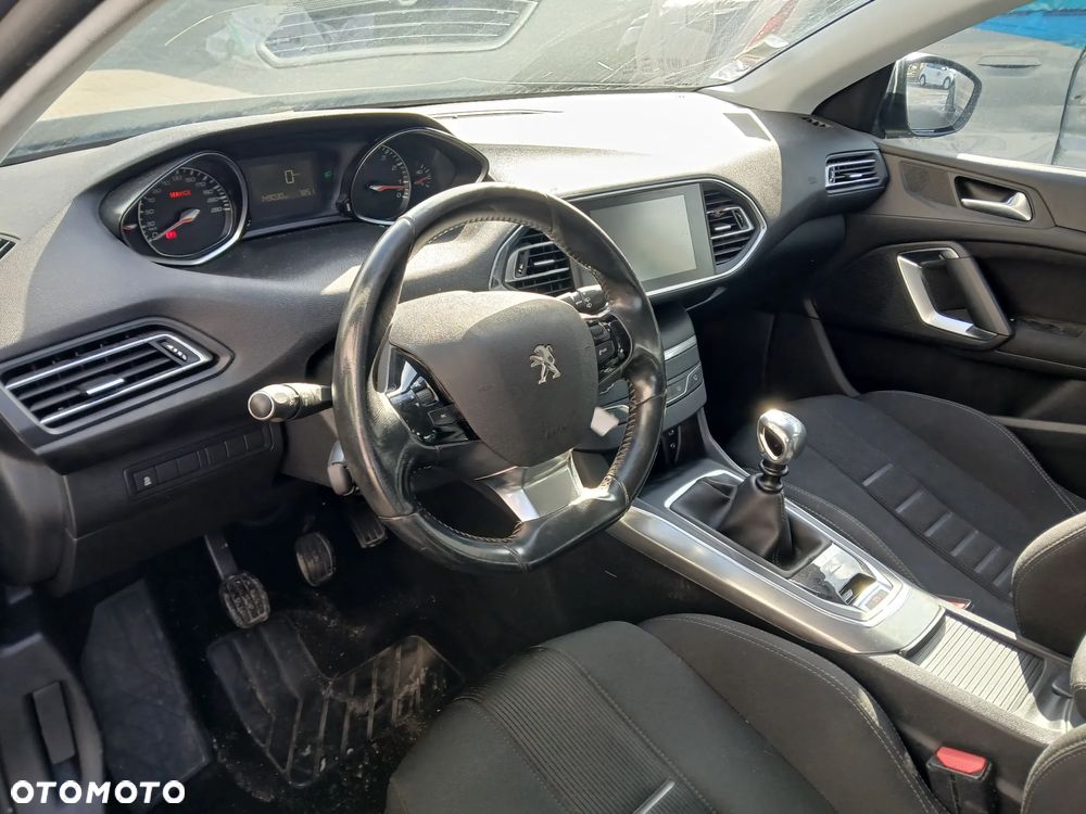 Peugeot 308 125 THP Allure - 12