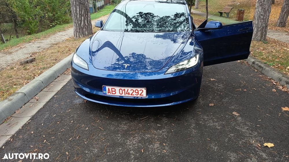 Tesla Model 3 2024 photo 2