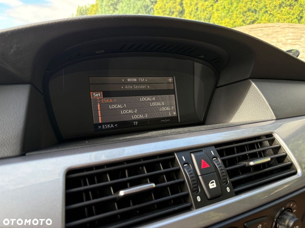BMW Seria 5 523i Edition Exclusive - 16