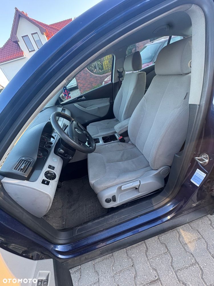 Volkswagen Passat 1.9 TDI Individual - 12